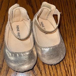 Size 2 baby girl ballet shoe.